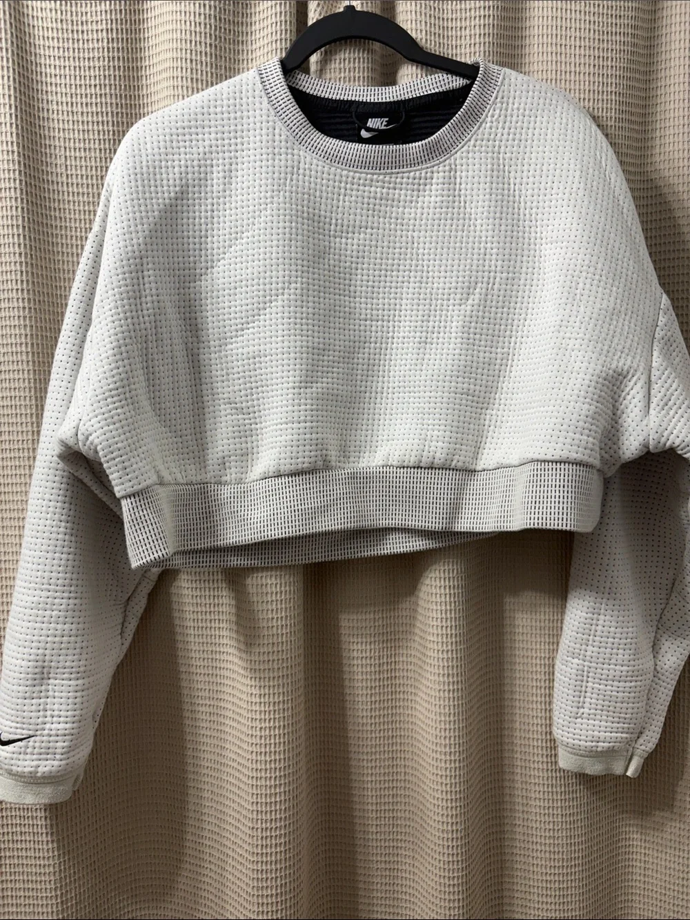 Nike Women's Off-White Cropped Waffle Crewneck Sweatshirt EUC